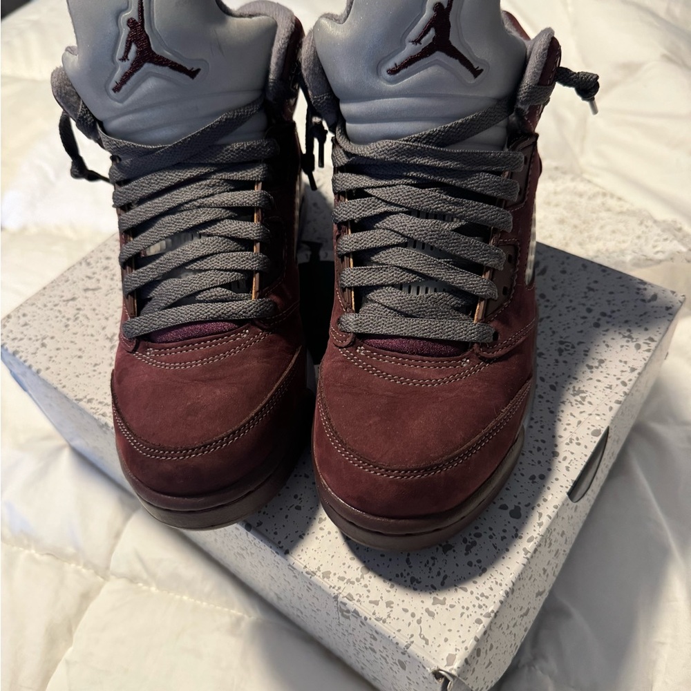 Air Jordan Retro 6 GS Sneakers Box